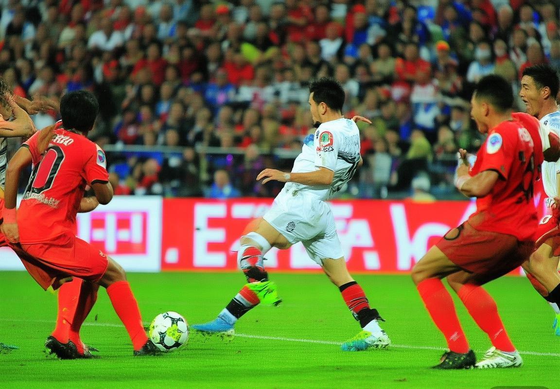 2017中超巅峰对决：鲁能与上港激情碰撞回顾(图3)